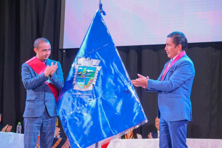 entrega bandera koki noriega