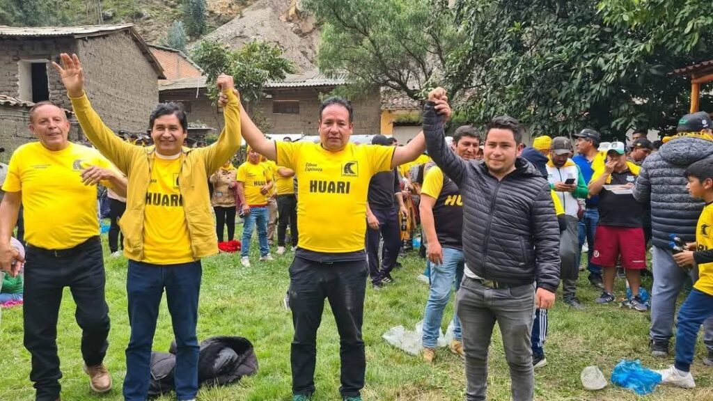 Edson Espinoza Garrido candidato a Huari por el Partido País para Todos