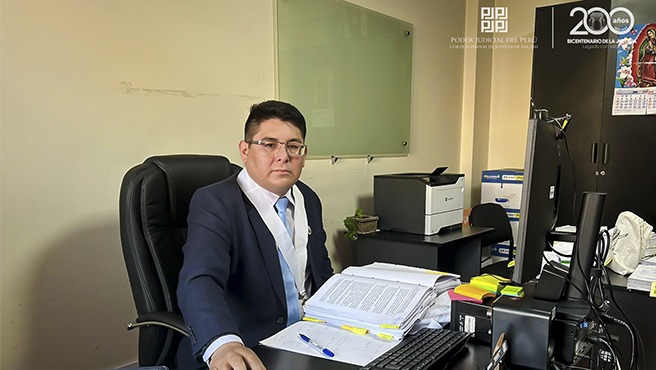 juez Víctor Armando Olivares Velarde
