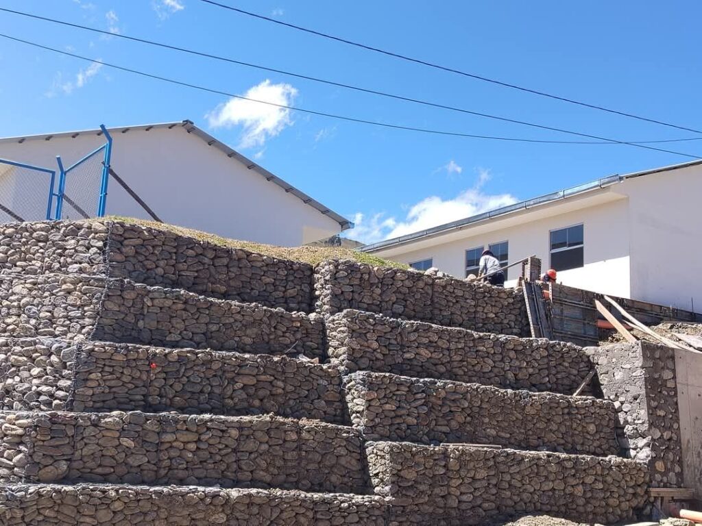 obra de contingencia I. E. Santa Rosa de Viterbo de Huaraz