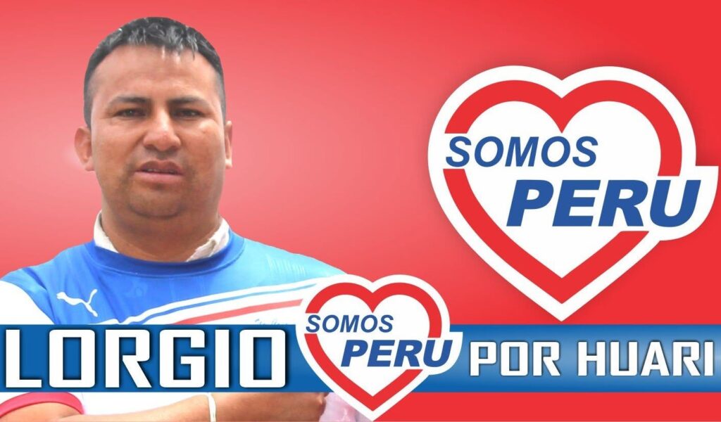 Harón Osorio Vega, candidato a alcaldía provincial de Huari, en evidente campaña millonaria.