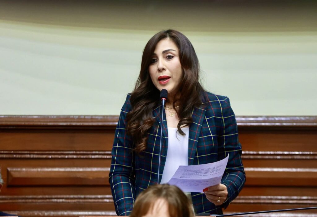 Congresista Lady Camones busca millonaria reducción de impuestos para apuestas deportivas