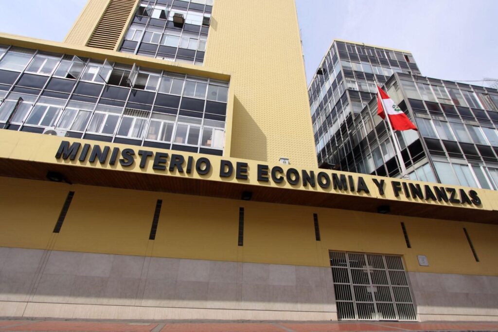 Congresista Lady Camones busca millonaria reducción de impuestos para apuestas deportivas