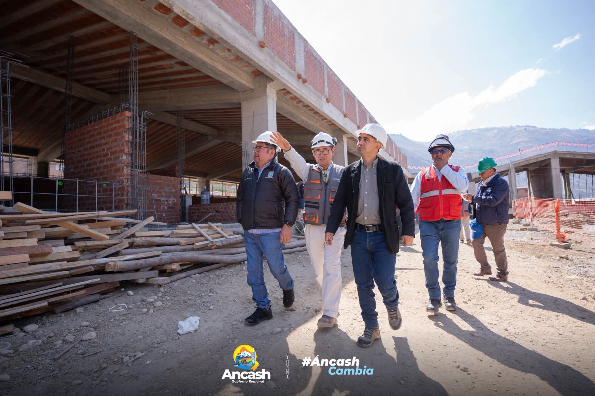 Koki Noriega verifica obra de nueva infraestructura I.E. Micelino ...