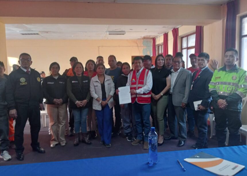 𝗦indicatos de construcción civil firman acta de paz social